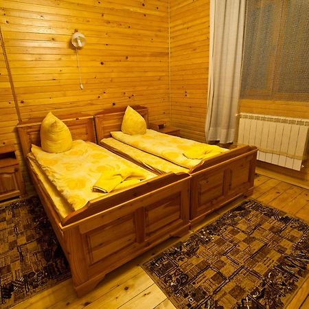 Edelweiss Carpathians Migovo Hotel Bagian luar foto