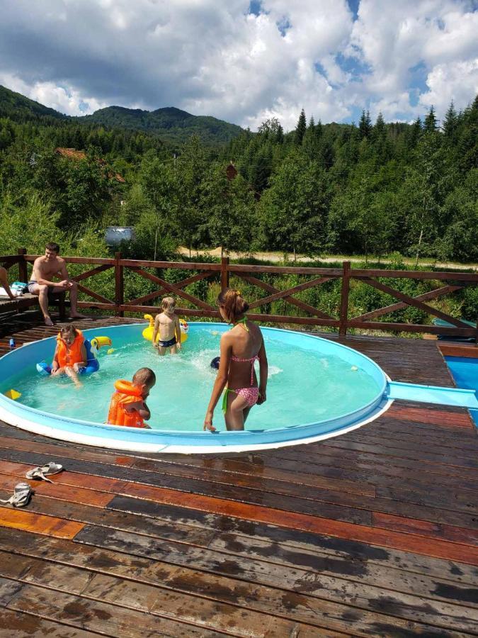 Edelweiss Carpathians Migovo Hotel Bagian luar foto