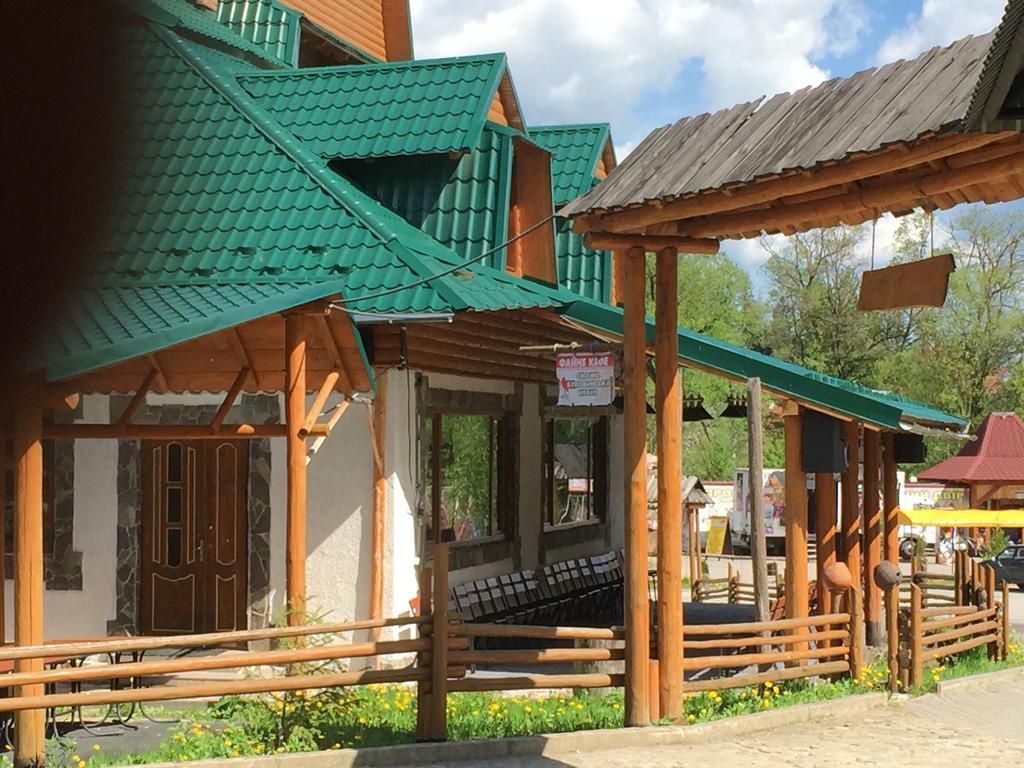 Edelweiss Carpathians Migovo Hotel Bagian luar foto