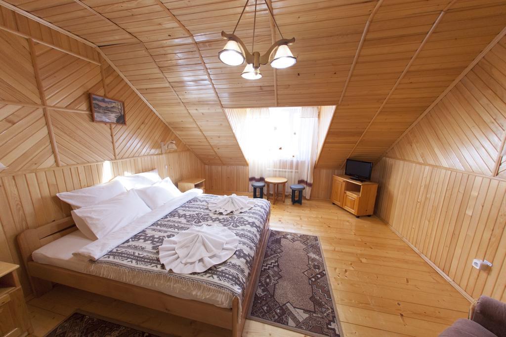 Edelweiss Carpathians Migovo Hotel Bagian luar foto